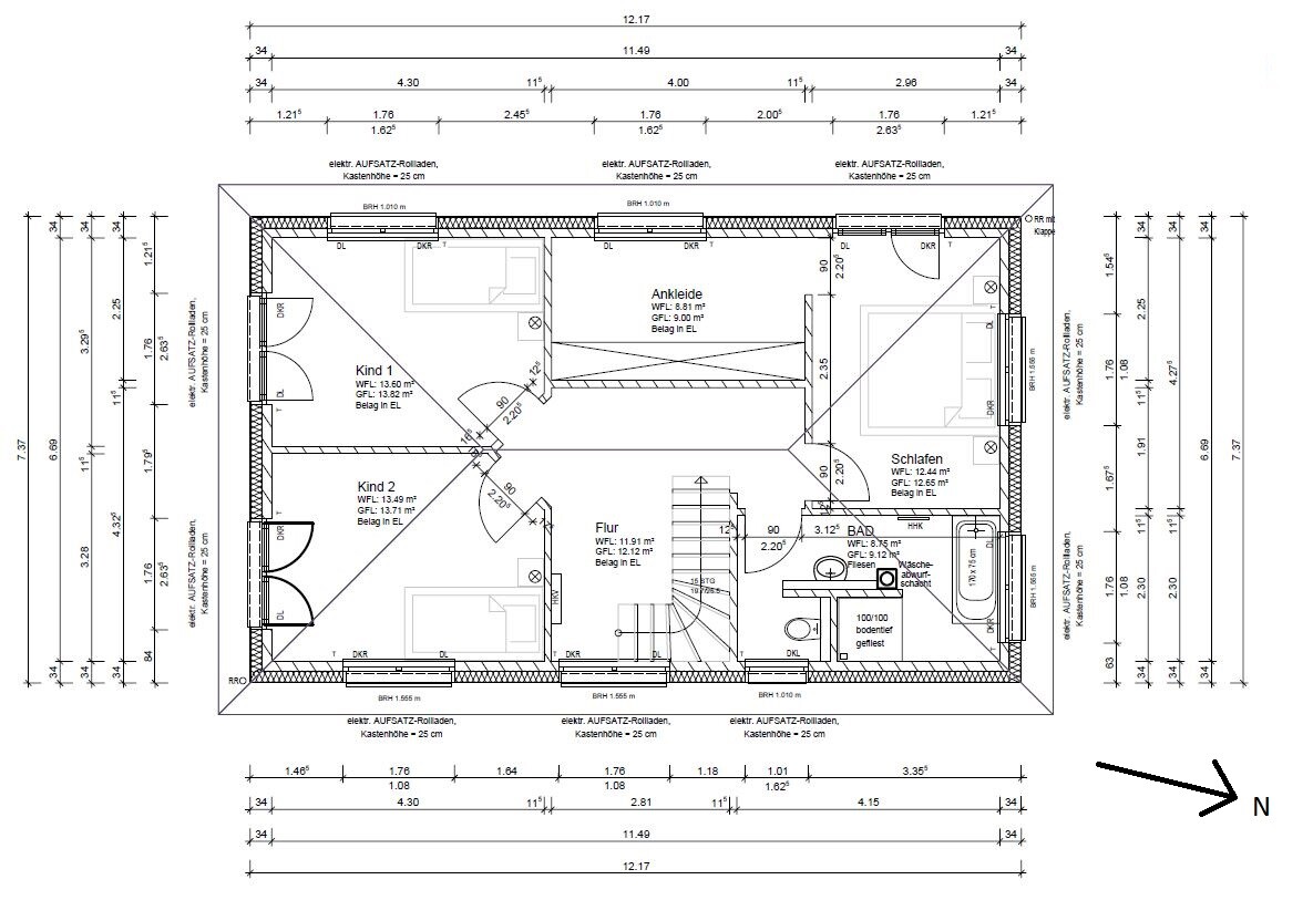 Floor plan of an upper floor with bedroom, two children’s rooms, walk-in closet, bathroom and hallway.