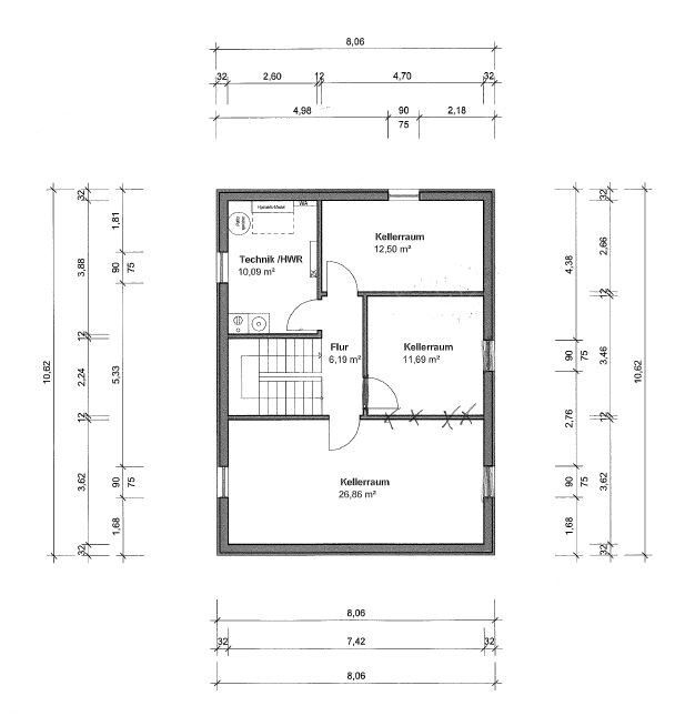 Basement floor plan: three cellar rooms, technical/utility room, hallway, and stairwell.