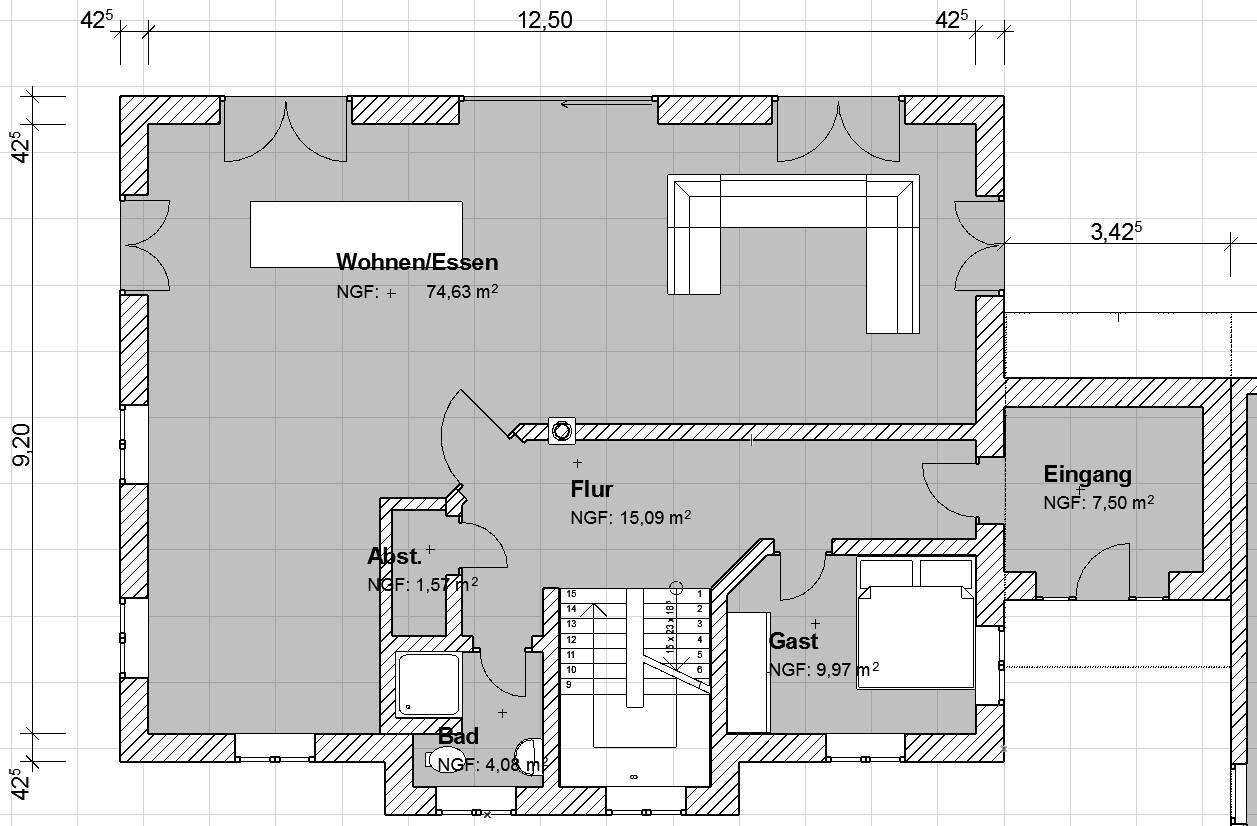 Grundriss eines Wohn- und Essbereichs mit Flur, Eingang, Bad, Gastzimmer und Abstellraum.