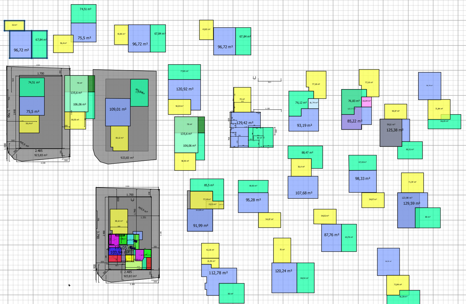 Grundriss eines Gebäudekomplexes mit farbigen Raumeinheiten und Quadratmeterangaben.