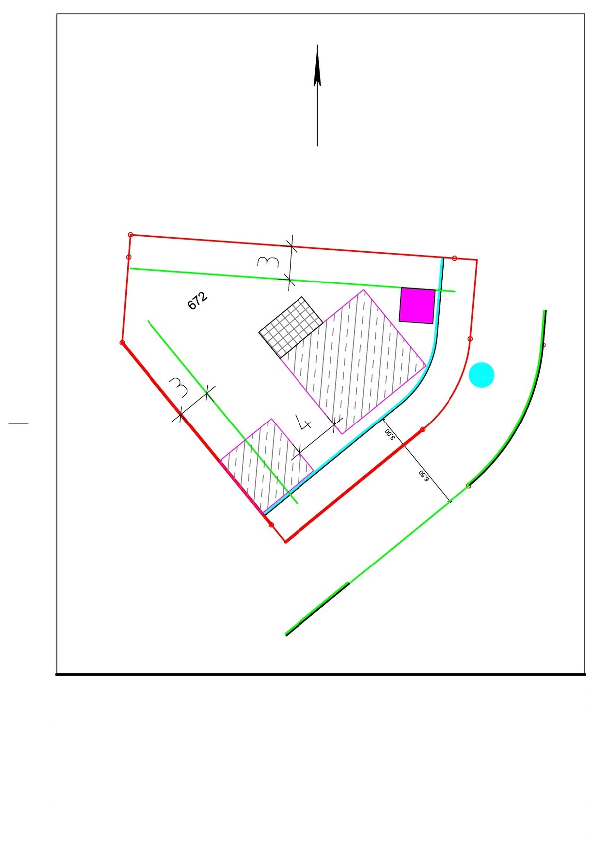 Technische Zeichnung eines polygonalen Plans mit farbigen Konturen, Schraffuren und Markierungen