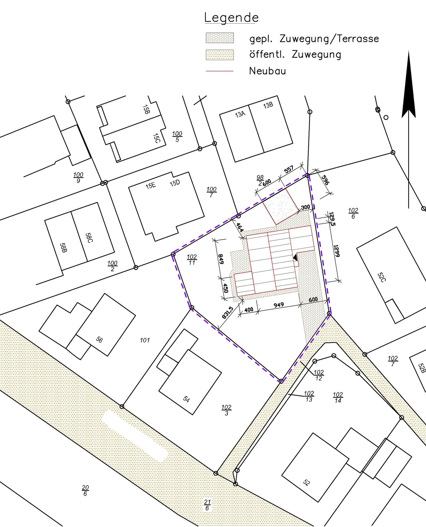 Site plan of a plot with buildings, floor plans, and driveways.