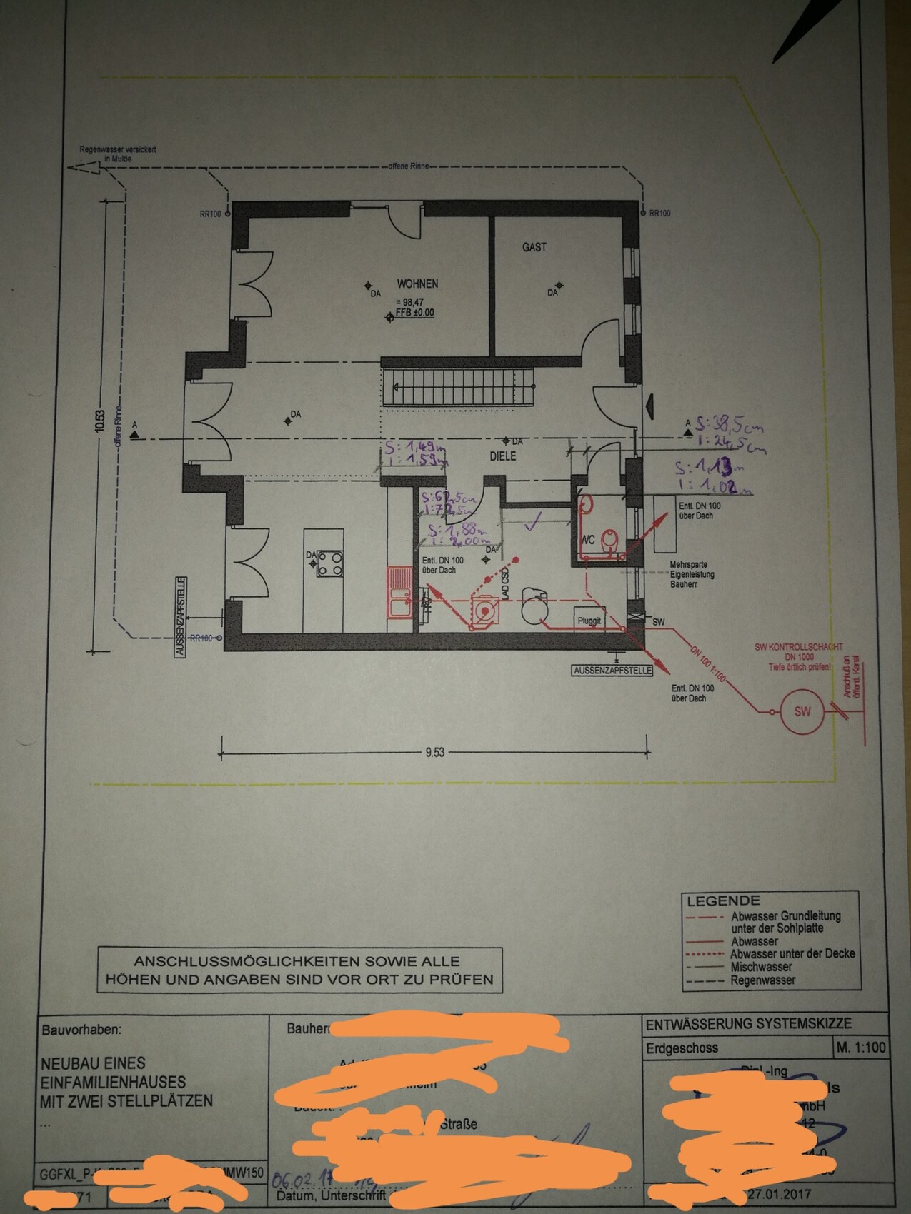 2D floor plan of a house with living room, hallway, kitchen, guest room, and stairwell