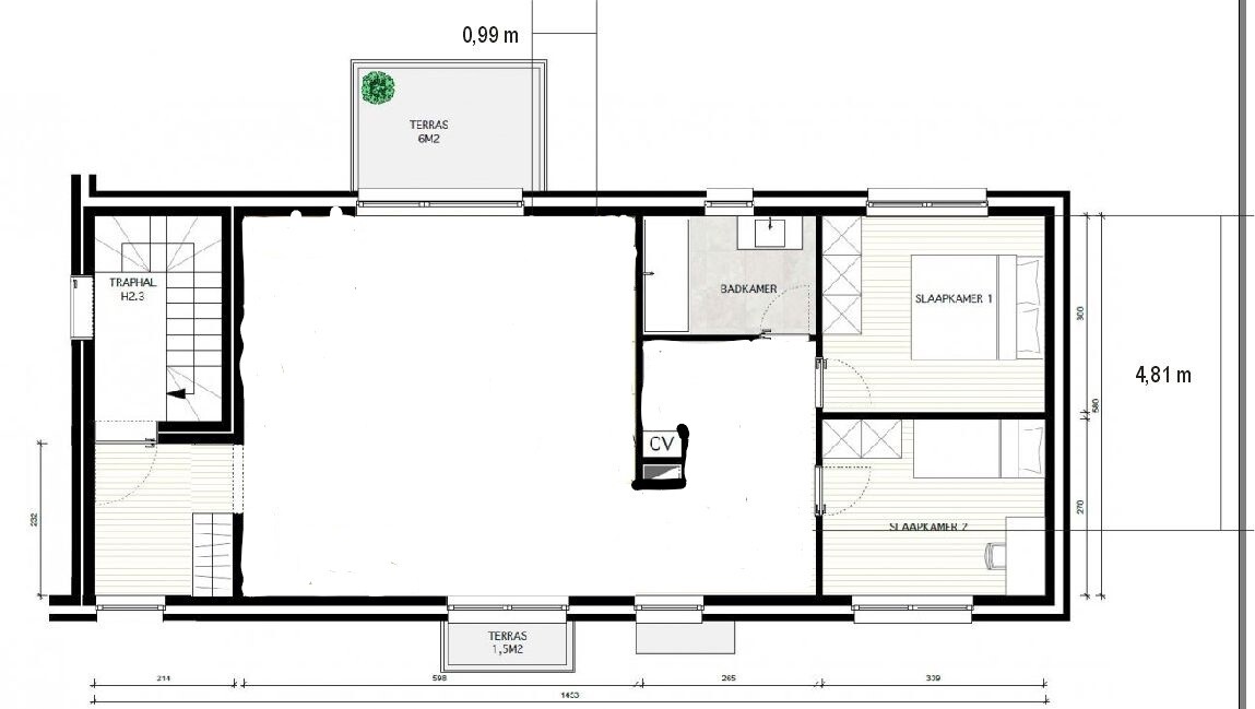 Grundriss eines Obergeschosses: Treppenaufgang links, Bad, zwei Schlafzimmer rechts, Terrassen.