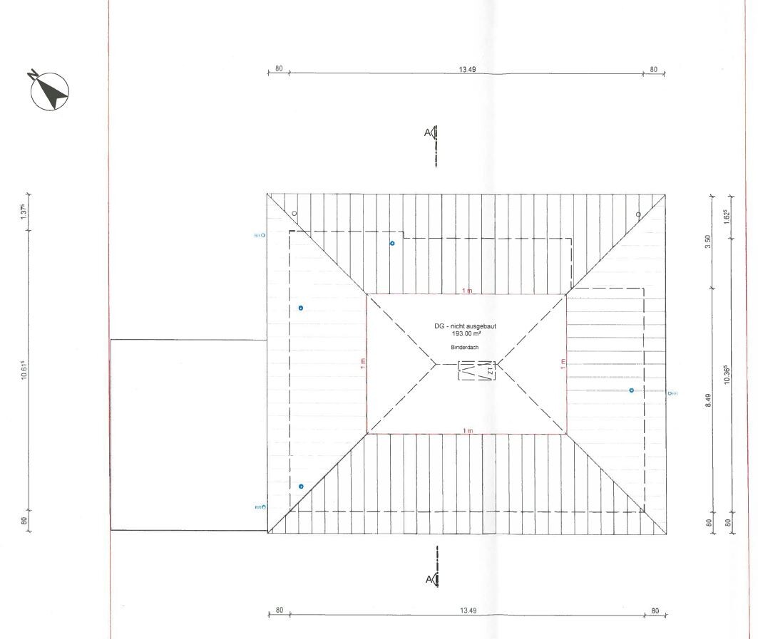 Roof plan of a building with intersecting roof surfaces, dimension lines, and orientation.