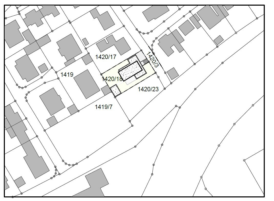 Site plan: marked parcel 1420/18 with buildings, surrounding parcels.
