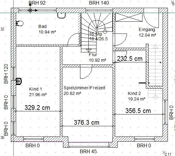 Floor plan of a residential house: entrance, hallway, bathroom, two children’s rooms, playroom/leisure room.