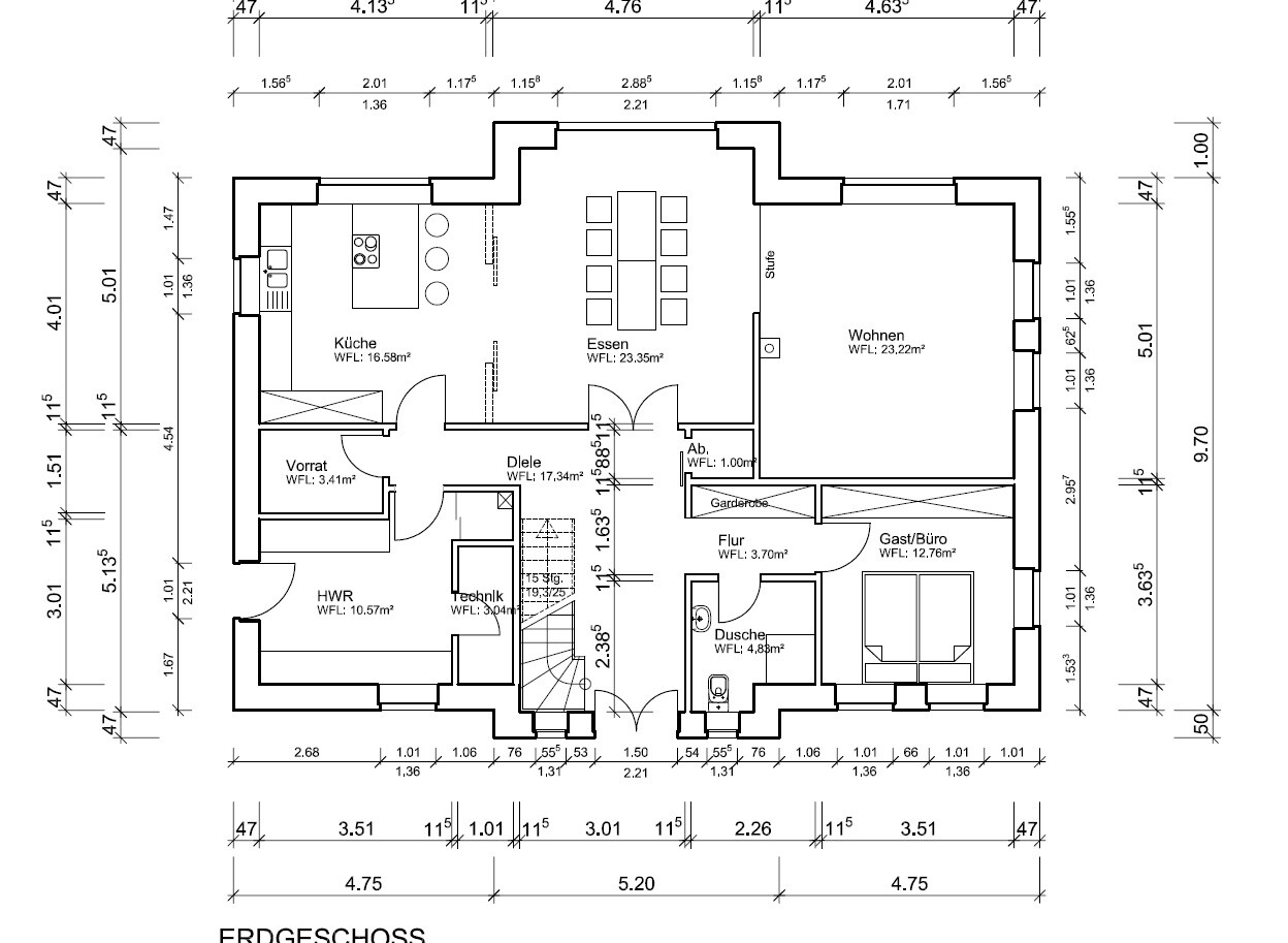 Grundrissplan Erdgeschoss eines Hauses mit Küche, Esszimmer, Wohnzimmer, Flur, Bad und Schlafzimmer