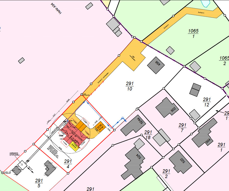 Site plan of a plot with parcel boundaries, border lines, and buildable areas