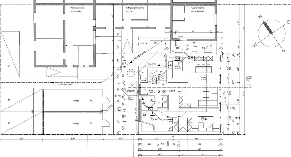Floor plan of a house: rooms, staircase, kitchen, living room, bathroom, bedroom, garage