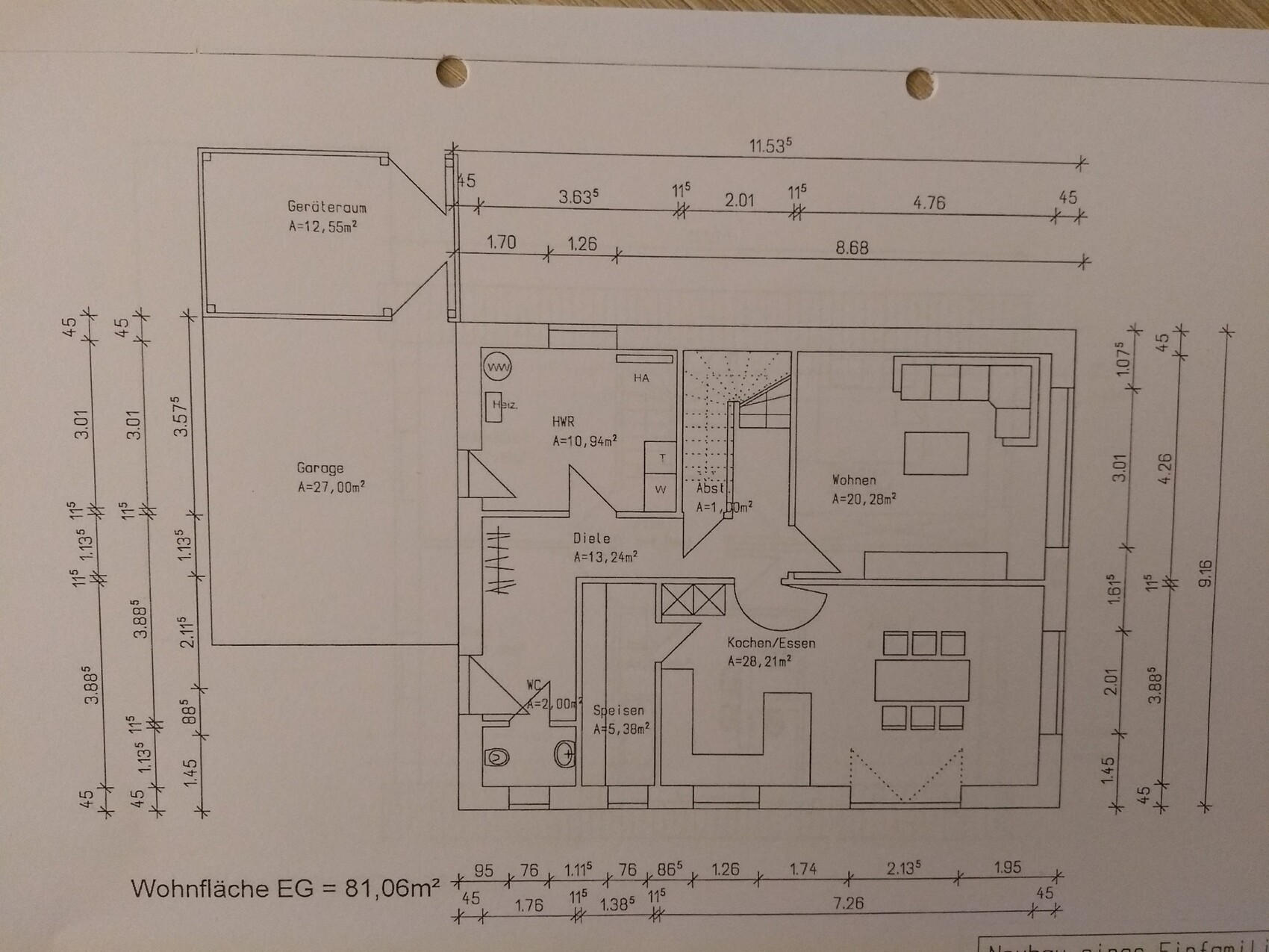 Floor plan of a house: garage on the left, kitchen/dining, living room, hallway, WC.
