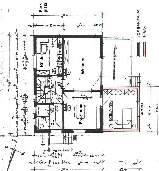Skizzenhafter Grundriss eines Hauses mit Küche, Wohnzimmer, Esszimmer und Schlafzimmer