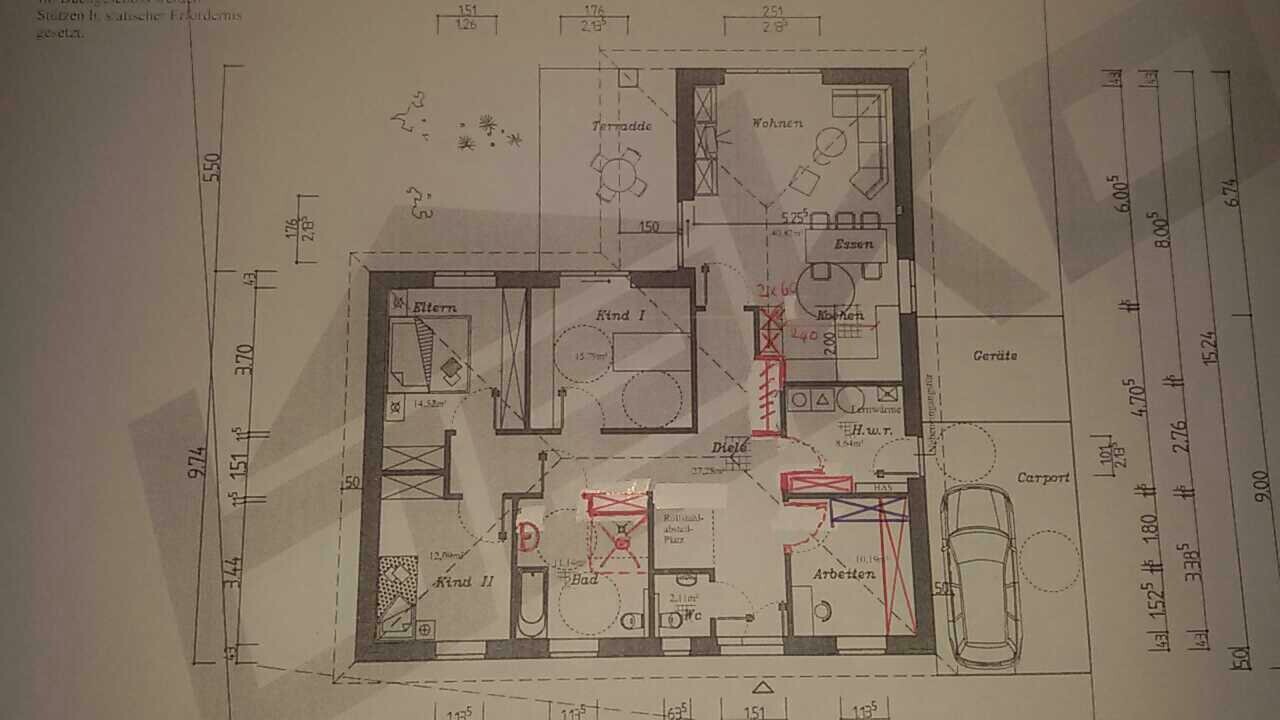 Floor plan of a detached house: living room, kitchen, dining area, bathroom, hallway, 2 children's rooms, carport.