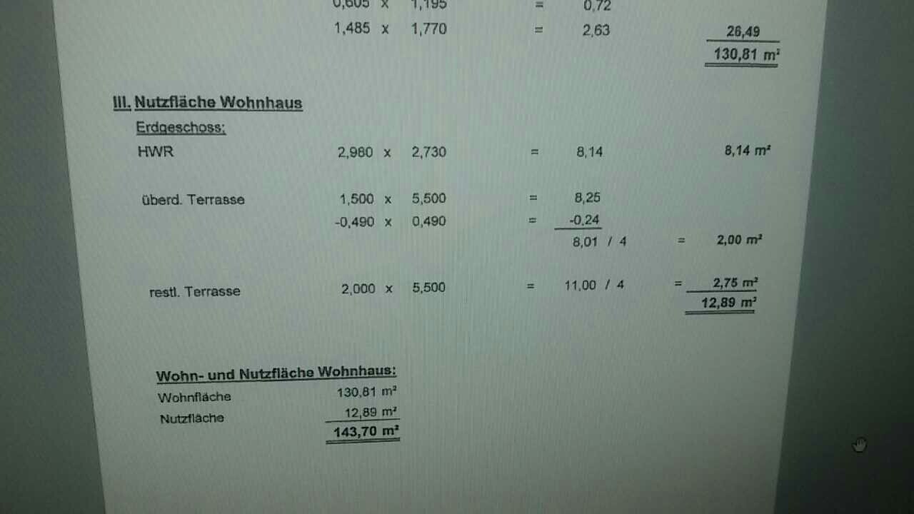 Calculation of residential building areas with living space of 130.81 m² and usable space of 12.89 m².