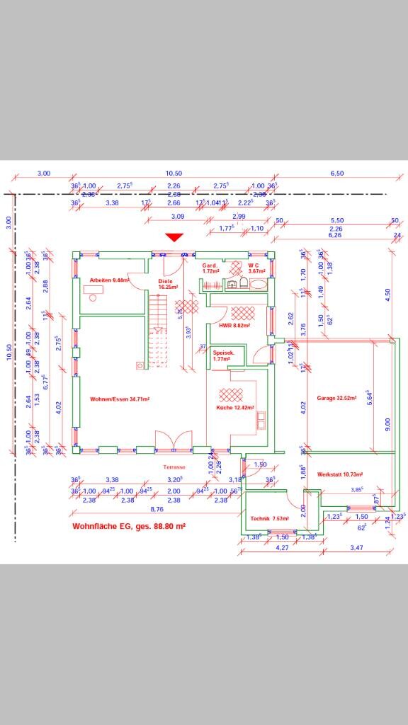 Grundrissplan Erdgeschoss eines Einfamilienhauses mit Wohnzimmer, Küche, Garage und Terrasse