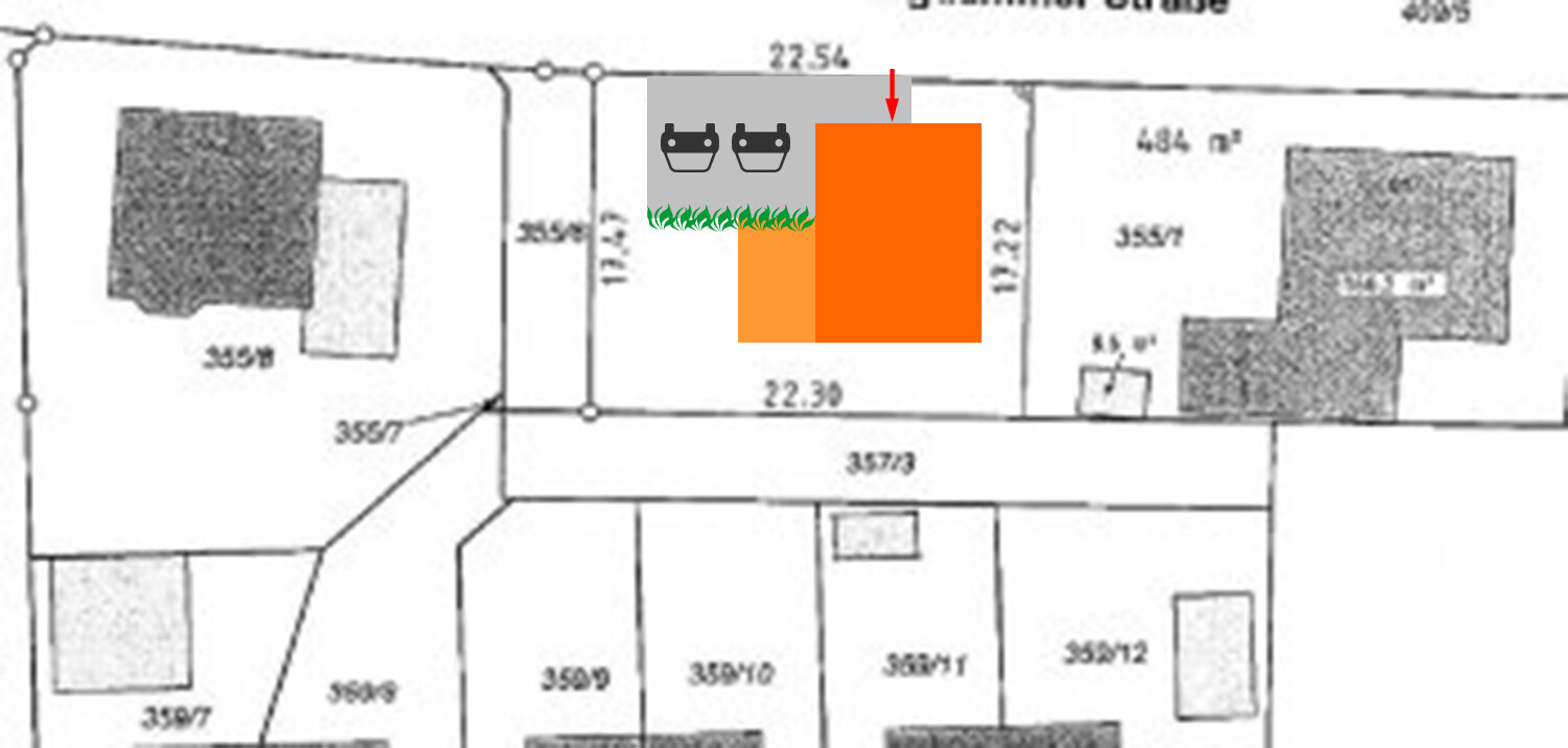 Site plan of a plot with buildings; orange marked parcel.