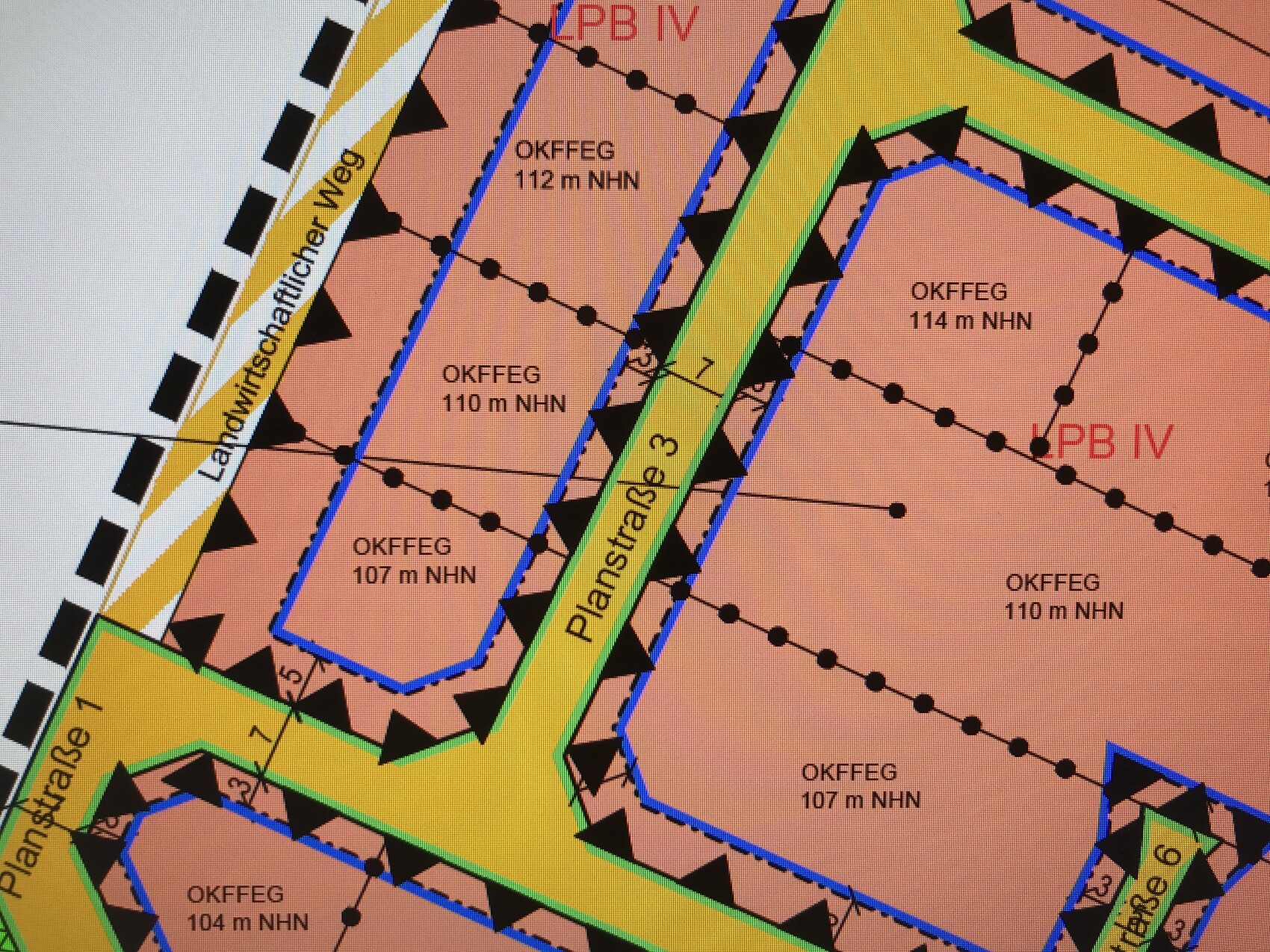 Detaillierter Grundstuecksplan mit Parzellengrenzen und Planstrasse