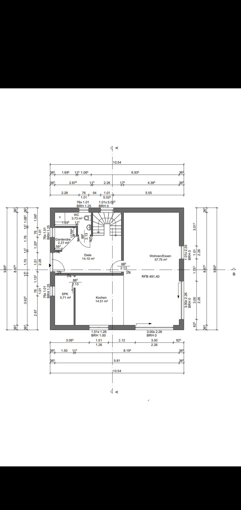 Floor plan of a residential house: foyer, living room, kitchen, pantry, cloakroom, toilet, stairs.