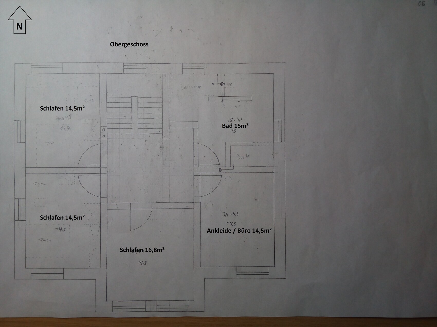 Upper floor plan of a house with bedrooms and bathroom