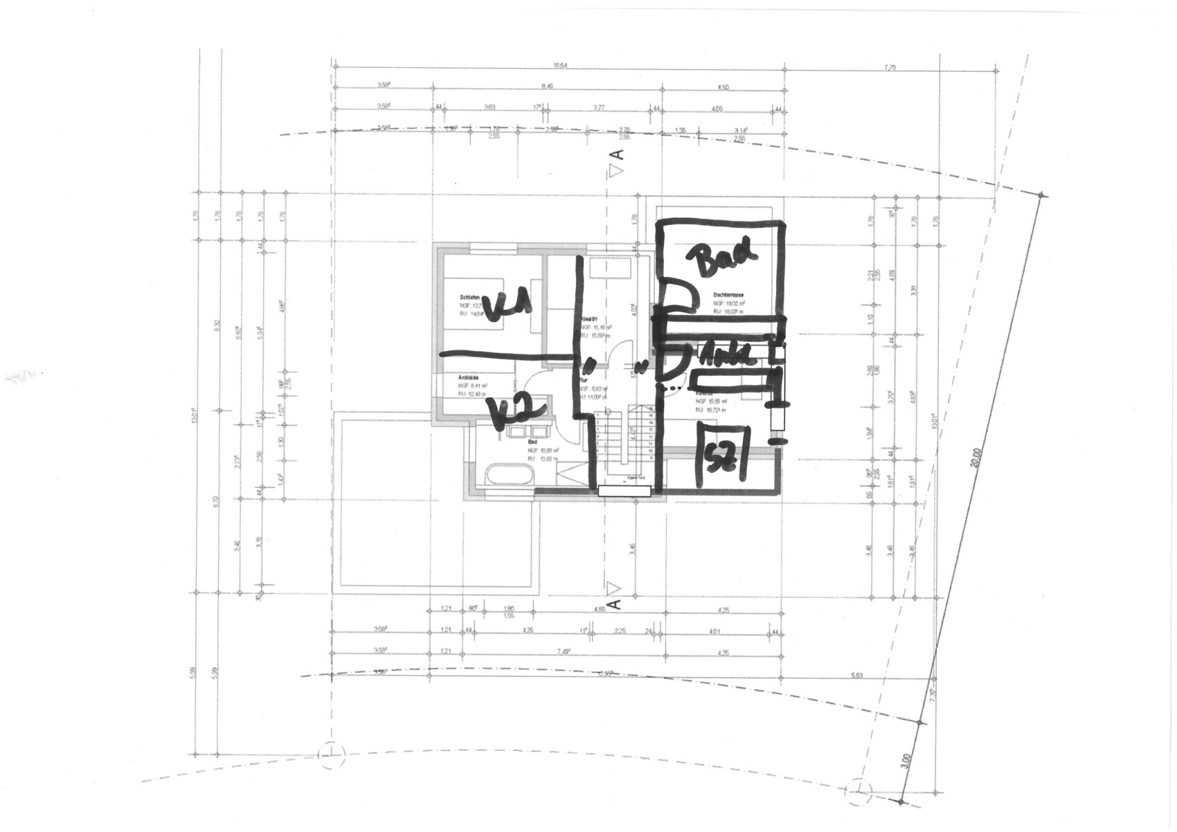 Floor plan of a house with central staircase and marked bathroom.