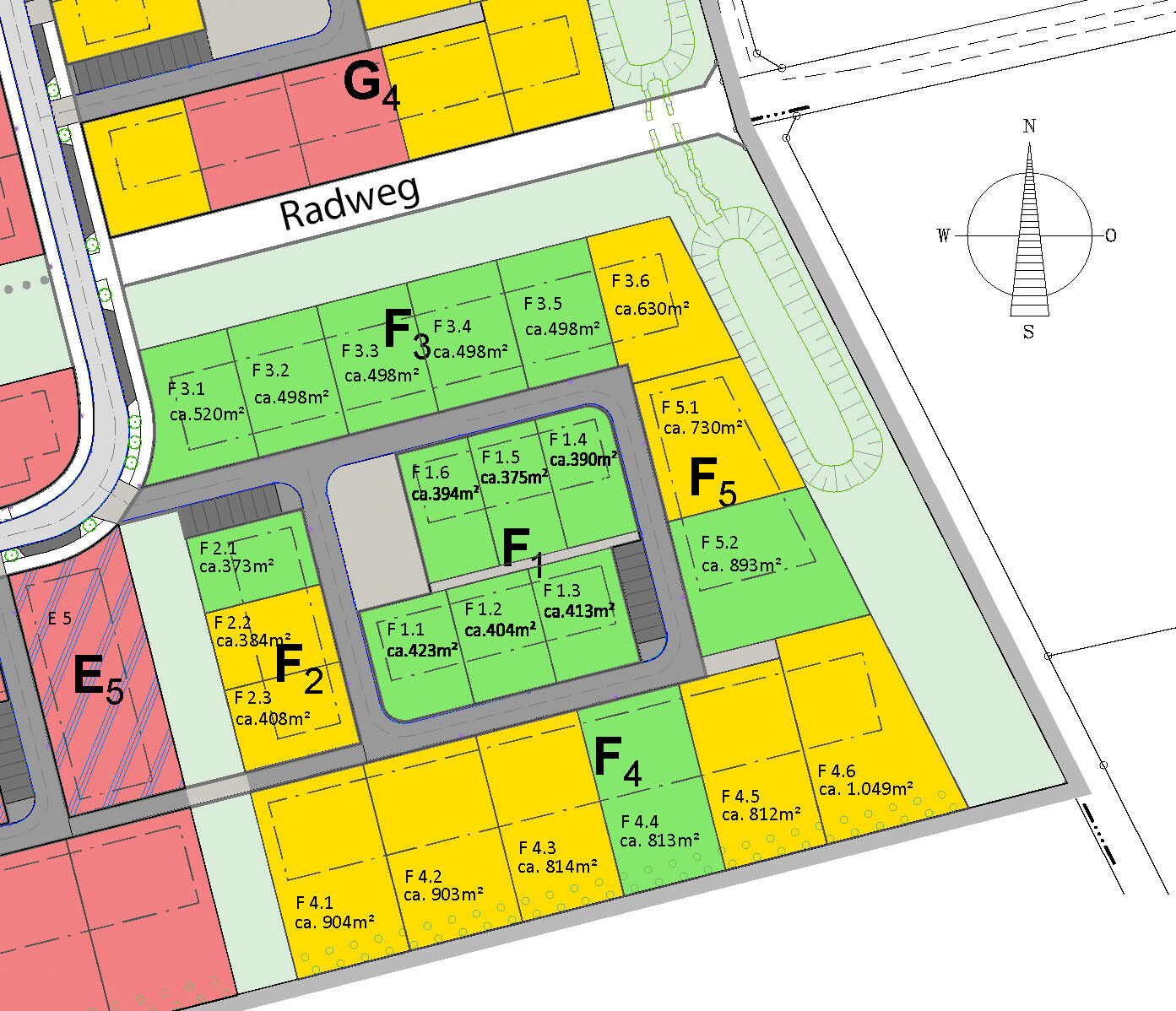 Urban plan with colored plots (F/E/G), bike path, streets, and compass rose.