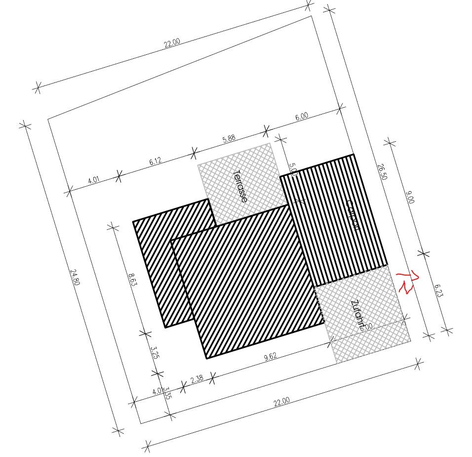Grundriss eines Gebäudes mit verschachtelten Rechtecken, Terrasse, Zugang und Maßlinien.