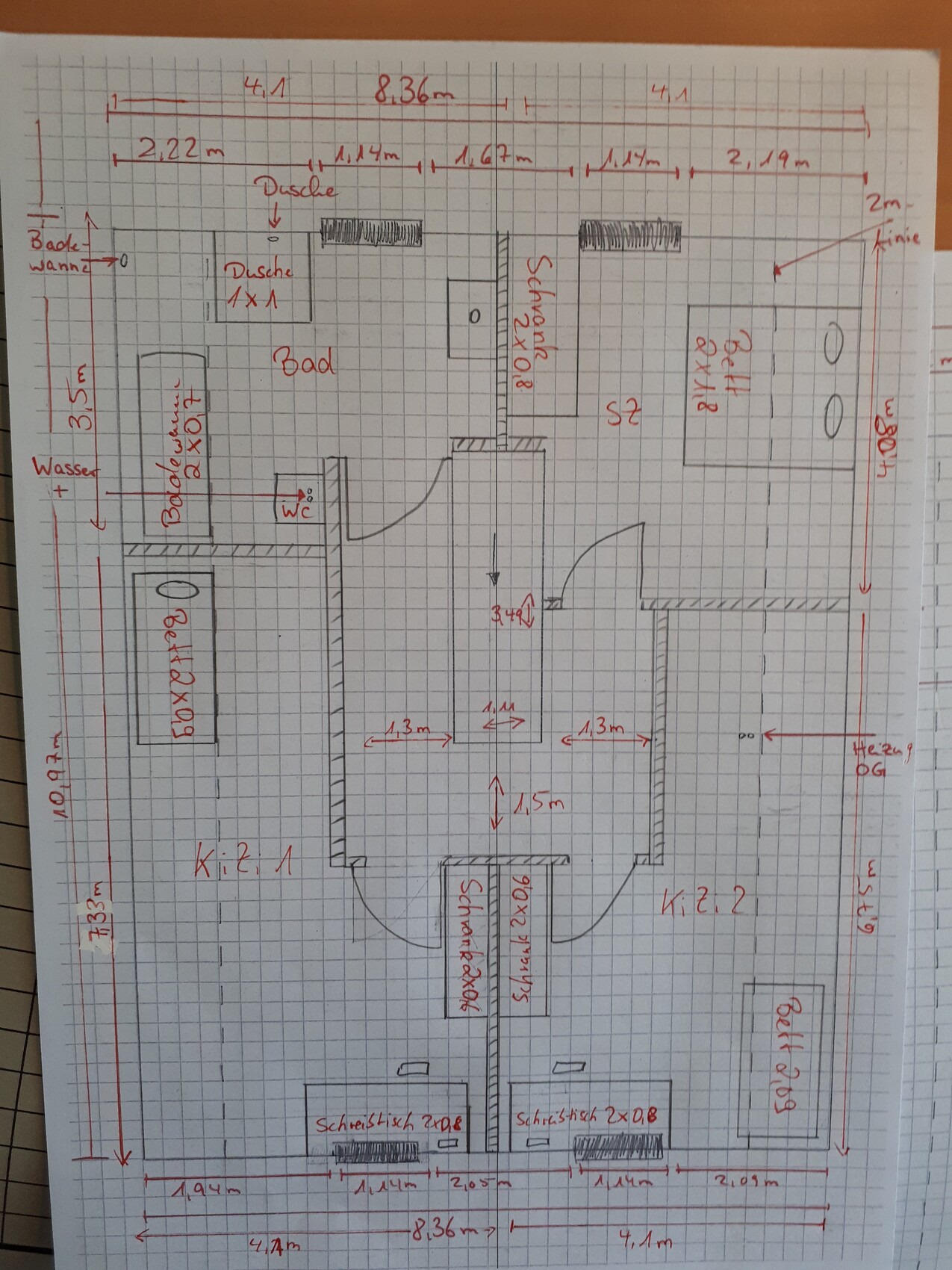 Floor plan of an apartment: two bedrooms, kitchen, bathroom, WC, hallway, dimensions in meters.