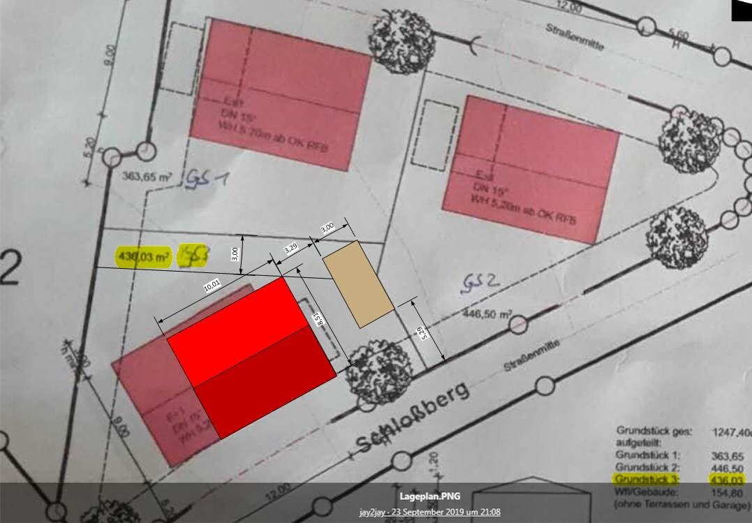 Site plan: red building, yellow marked area 436.03 m², beige extension, trees.