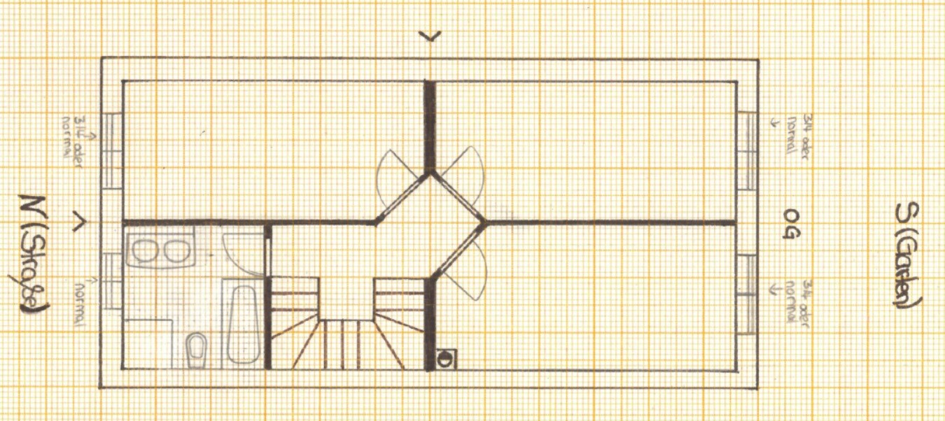 Floor plan of a building with central stairs, bathroom, hallway and several rooms.