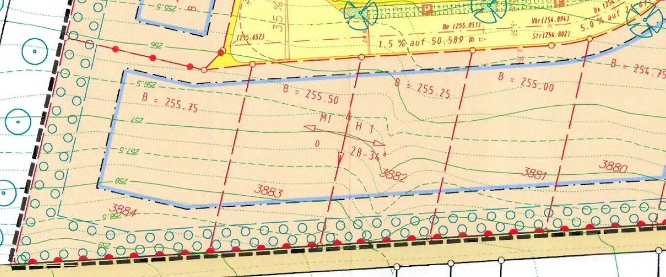 Technical site plan: terrain contours, building area outlined in blue, boundary lines in red.