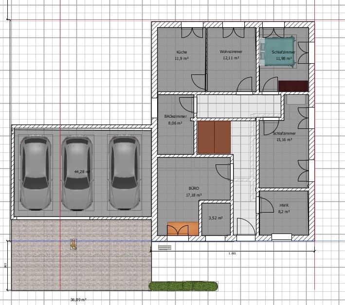 Grundriss eines Hauses: Dreifachgarage links, Küche, Wohnzimmer, zwei Schlafzimmer, Bad, Büro, HWR.