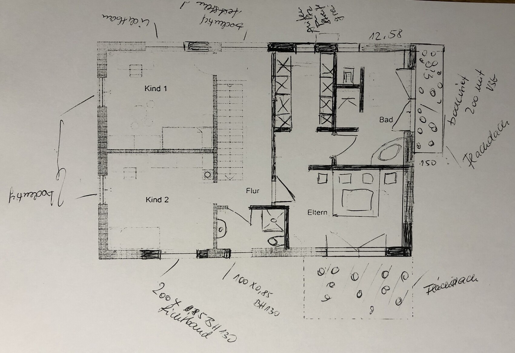 Floor plan of a house: master bedroom, two children’s bedrooms, bathroom, hallway, and terrace.