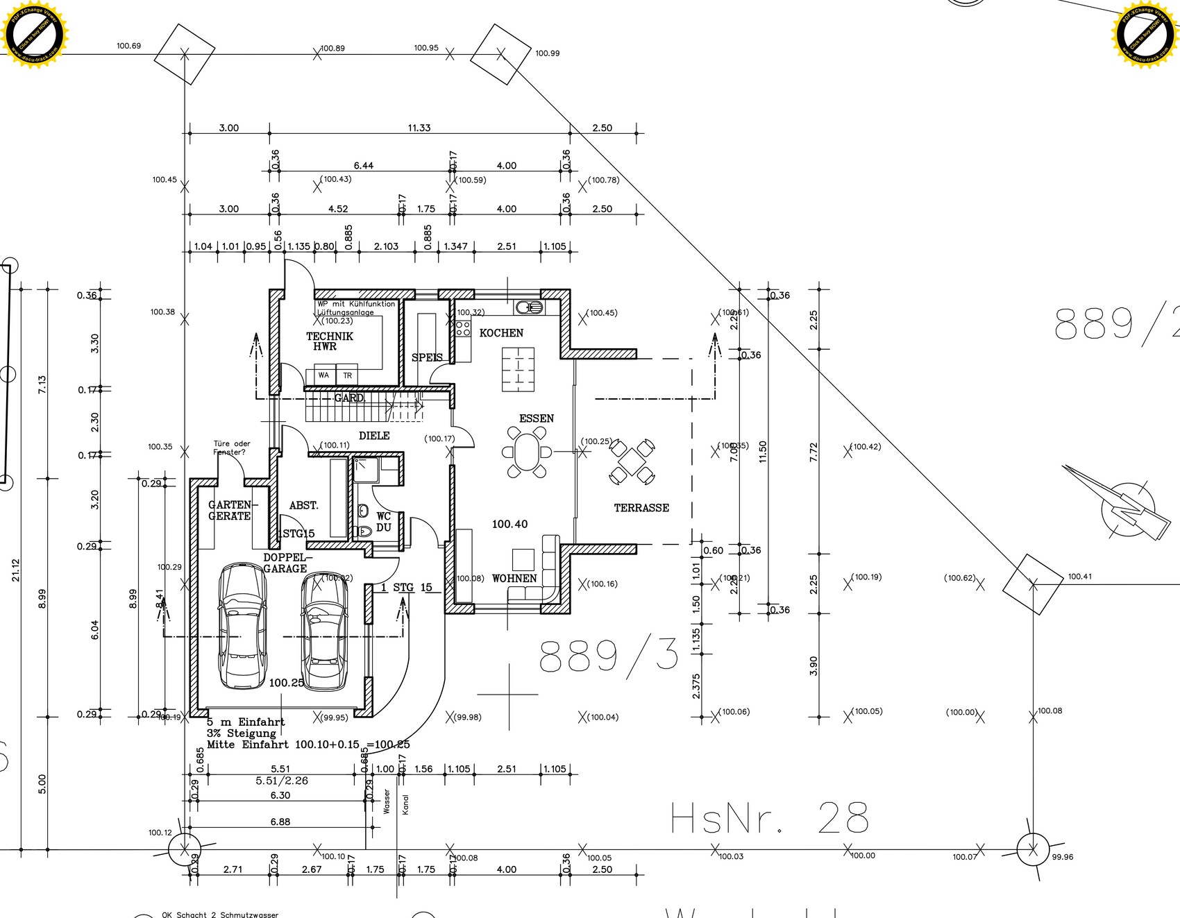 2D floor plan of a single-family house with kitchen, dining, living area, terrace, and garage.