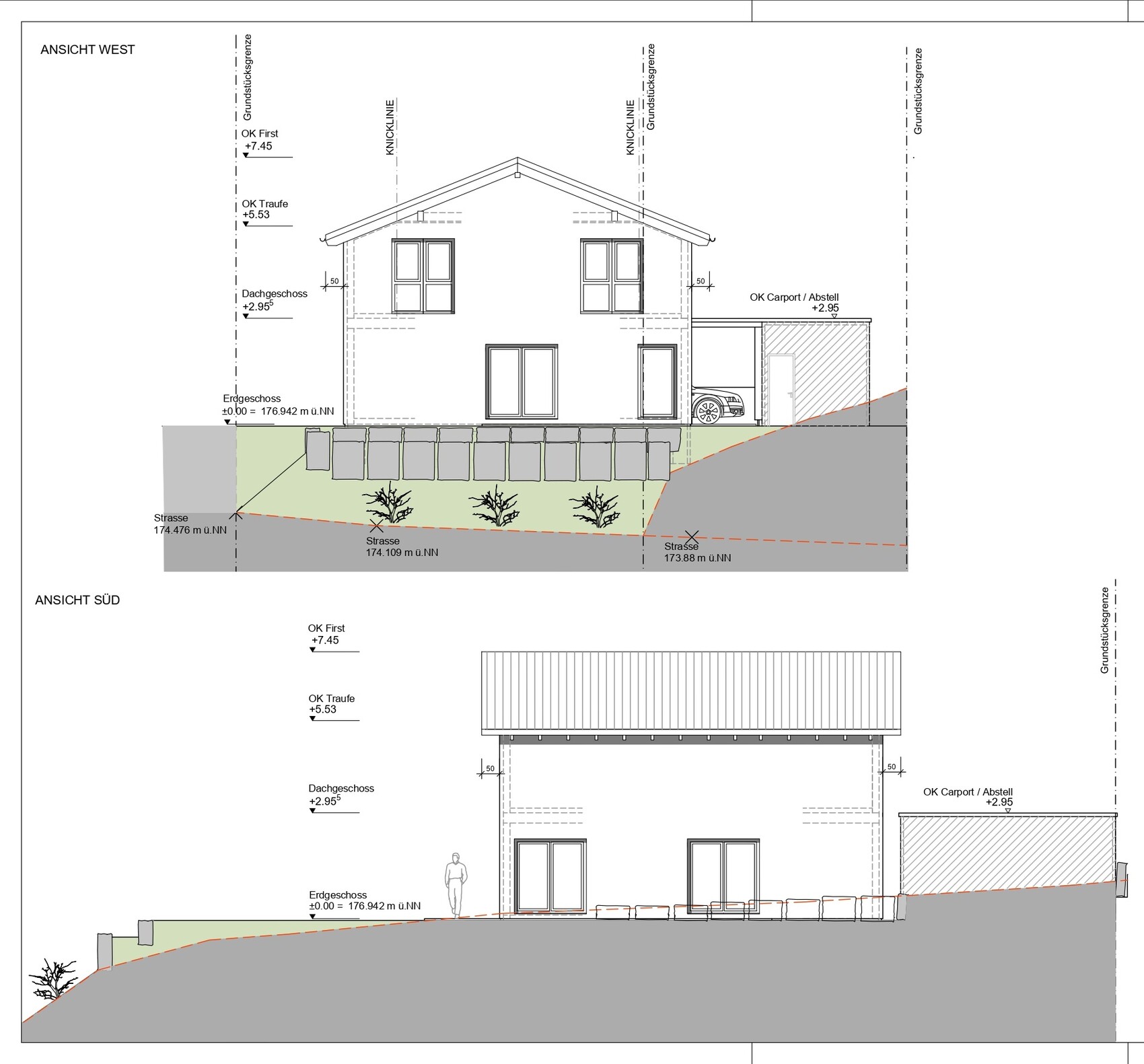 Ansicht West und Süd eines zweigeschossigen Hauses mit Carport, Hanglage und Garten.