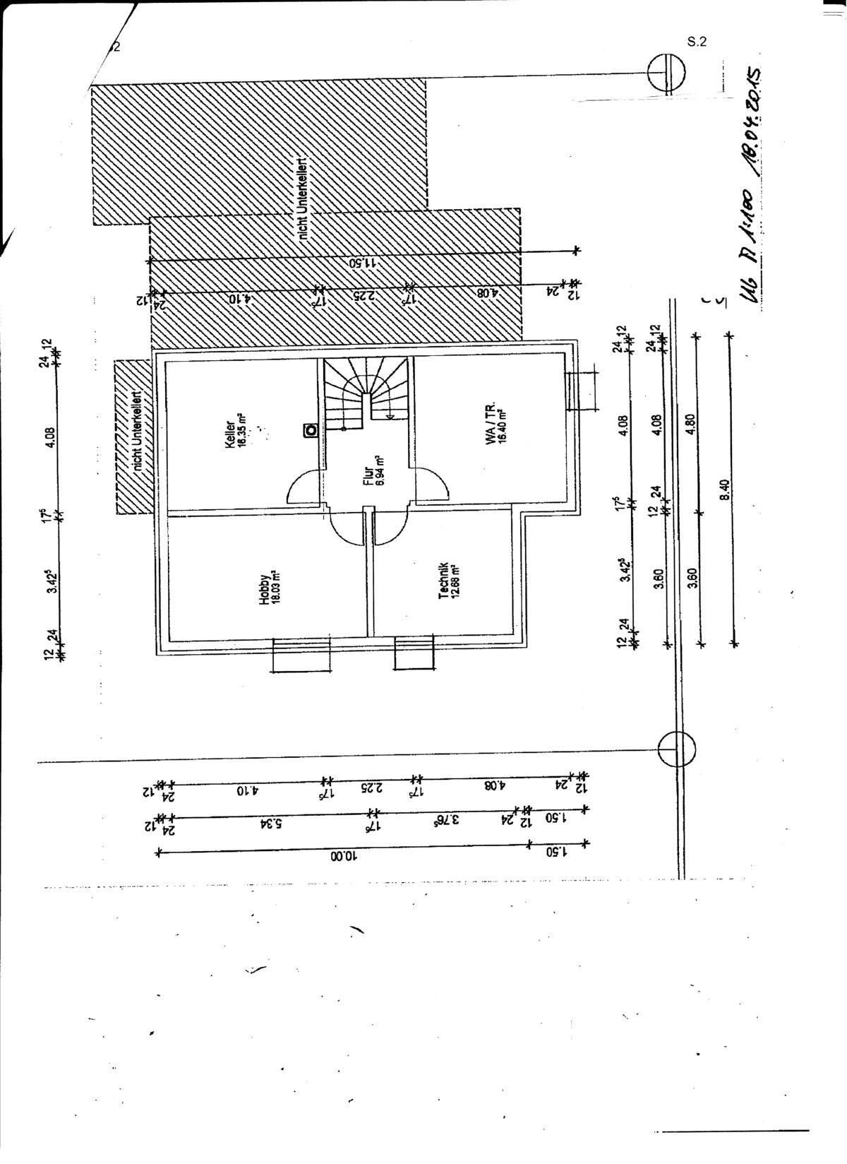 Kellergeschoss-Grundriss mit Flur, Keller, Hobby, Technik und Treppe.
