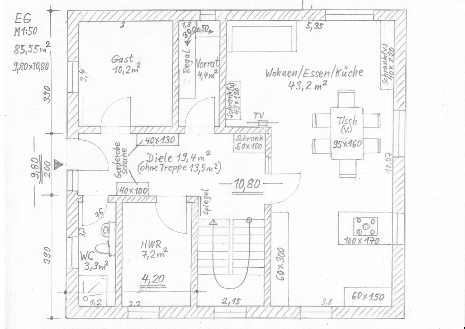 Floor plan of a house with guest room, entrance hall, utility room, WC, pantry, kitchen, and dining table.