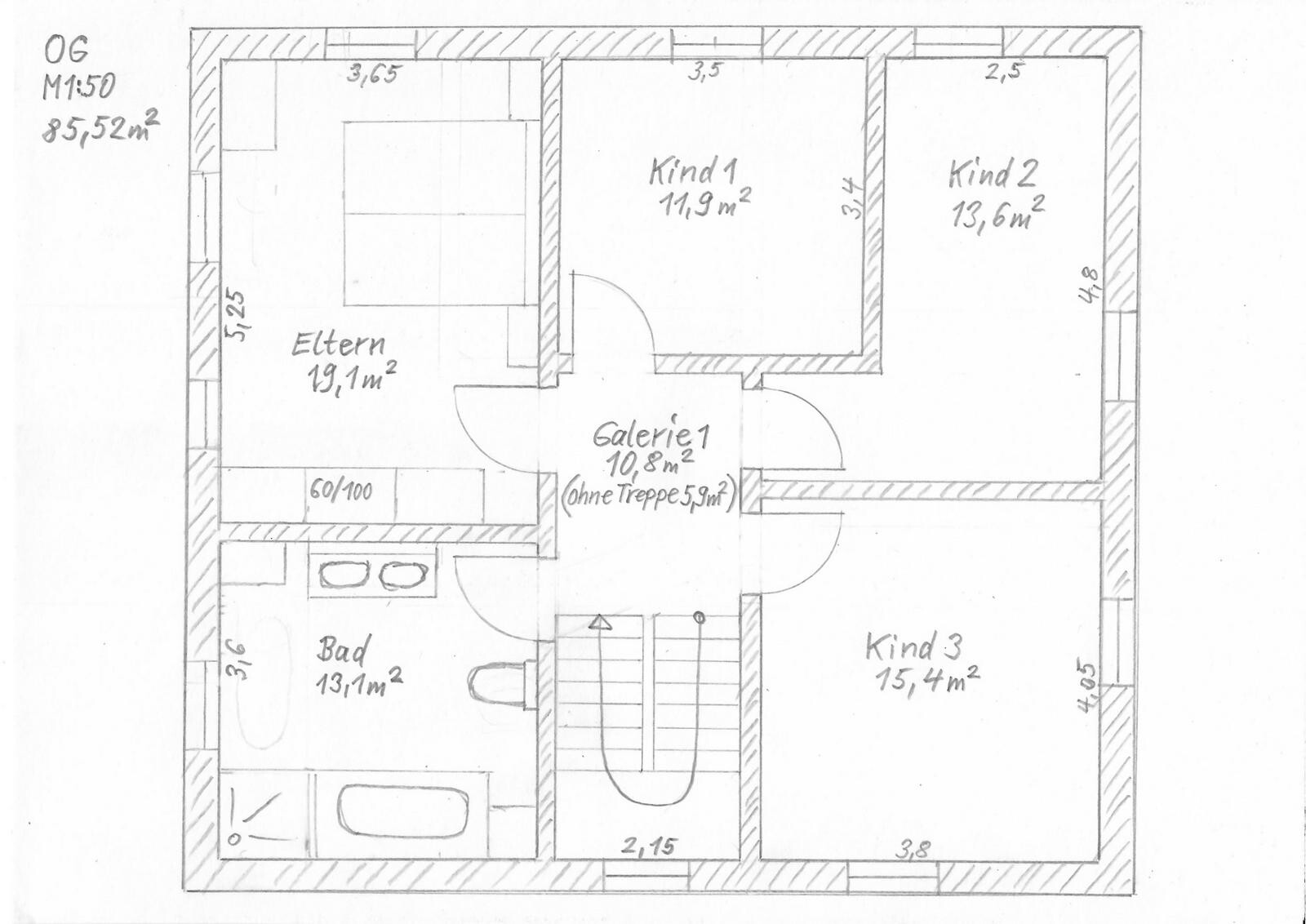 Floor plan: Parents on left, children 1–3 on right, bathroom, gallery, and staircase in the center.