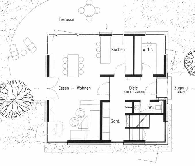House floor plan: dining + living area, kitchen, hallway, coat storage, WC, terrace.