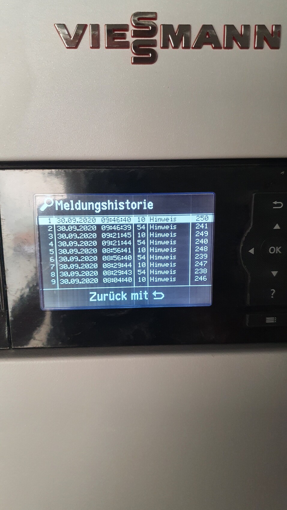 Viessmann heating controller display showing error history.