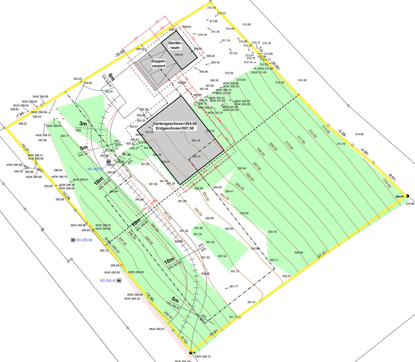 Site plan of a plot with buildings, carport, green areas, and dimensions.