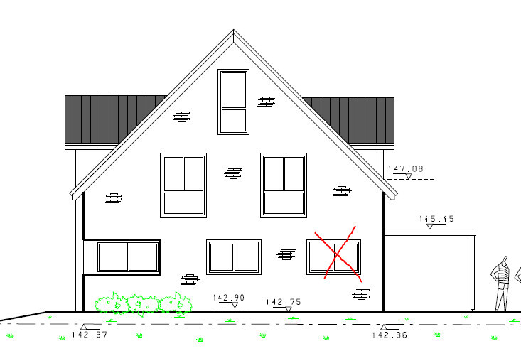 Architekturzeichnung eines Hauses mit Satteldach, Fenster, Garten; Person rechts, rotes X am Fenster