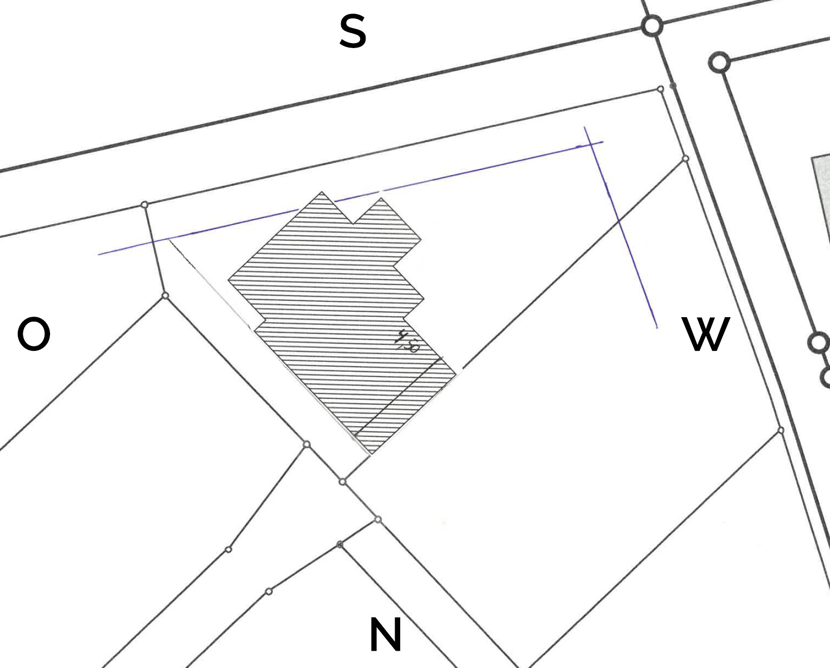 Technical floor plan with shaded interior polygon and direction markers S, O, N, W.