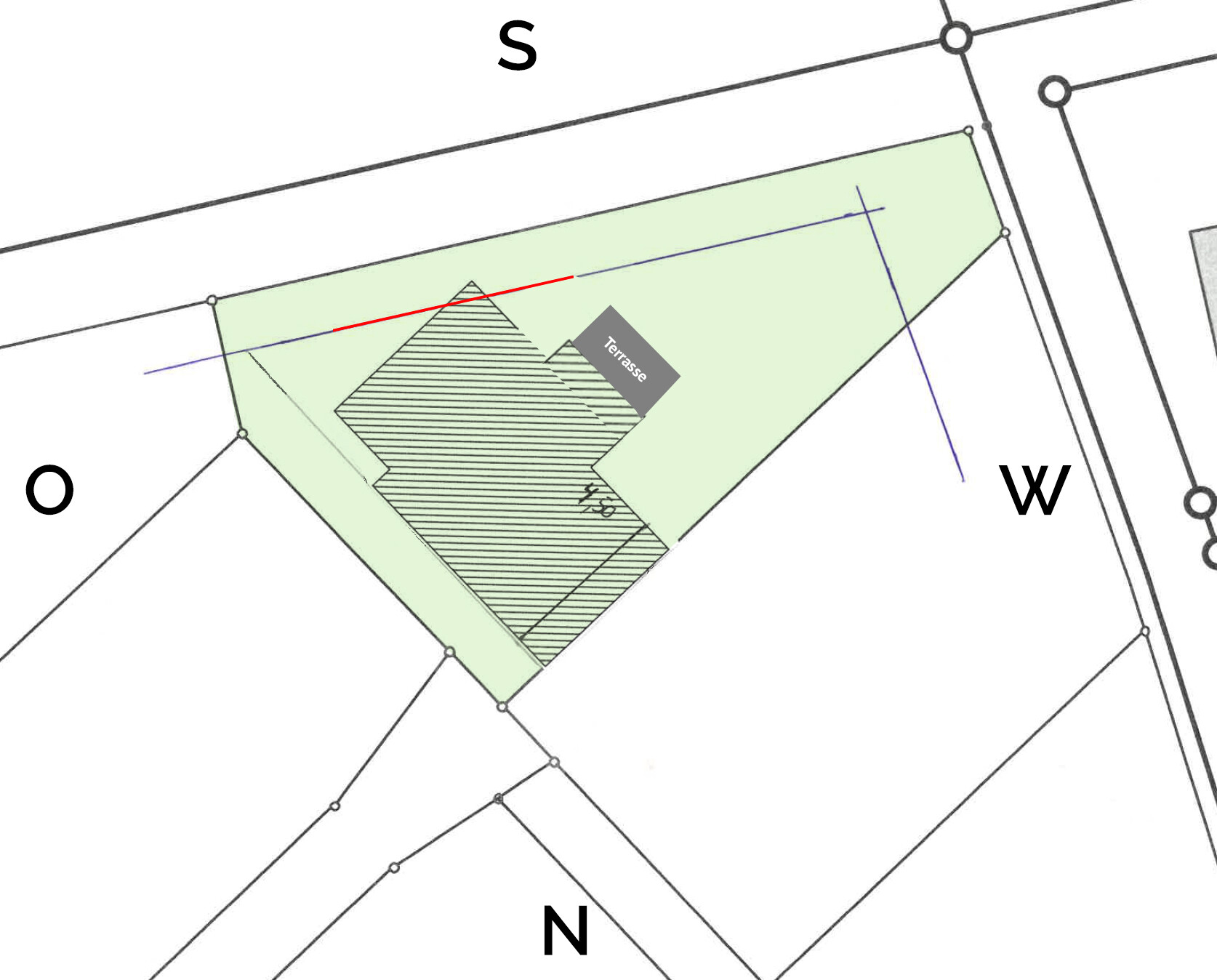 Lageplan eines Grundstücks: grüne Gartenfläche mit Terrasse und Gebäudeumriss