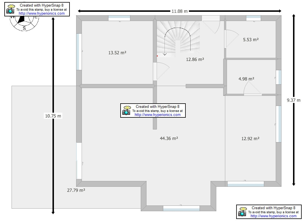 Floor plan of a house with central staircase and several rooms, room sizes in square meters.