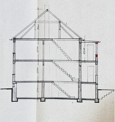 Section drawing of a multi-story house with stairs, interior walls, roof structure