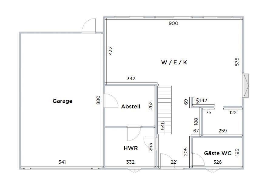 Grundriss eines Hauses: Garage links, Wohn-/Ess-/Kochbereich, Abstellraum, HWR, Gäste-WC.