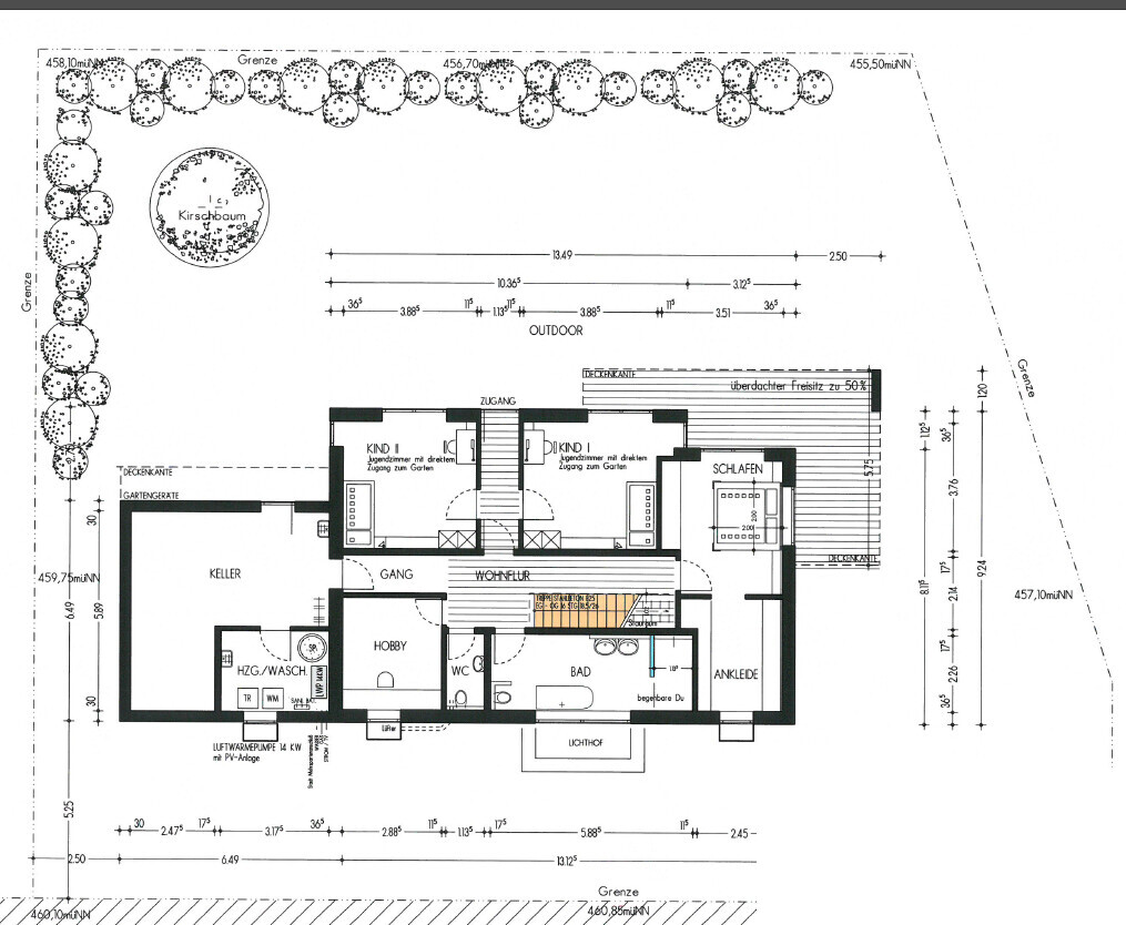 Floor plan of a single-family house with garden, trees at the edges; rooms labeled as CHILD I/II, bedroom, bathroom.