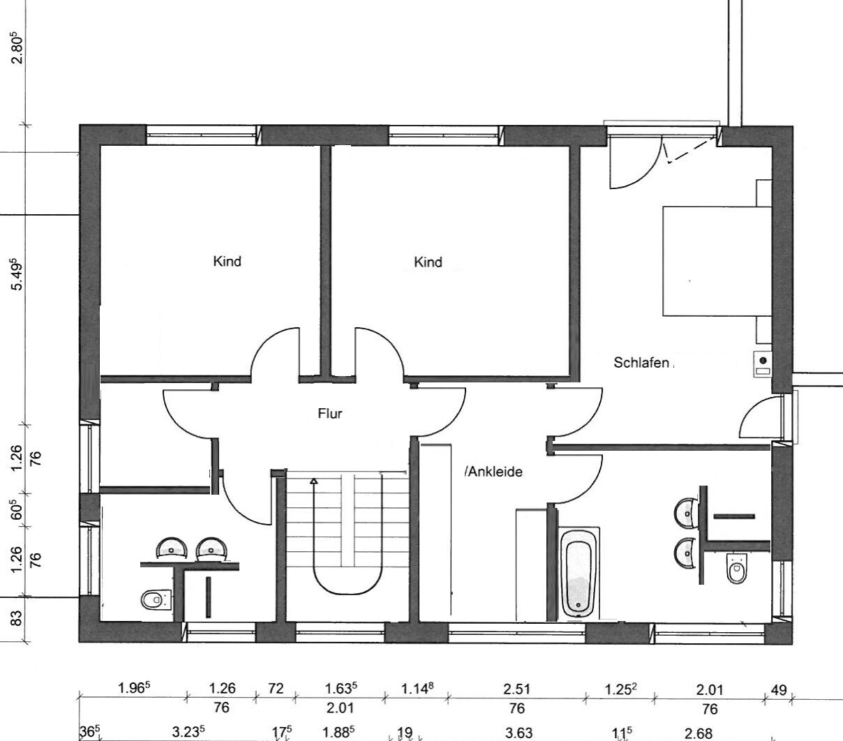 2D floor plan of an upper floor with bedroom, children's rooms, hallway, dressing room, and bathroom