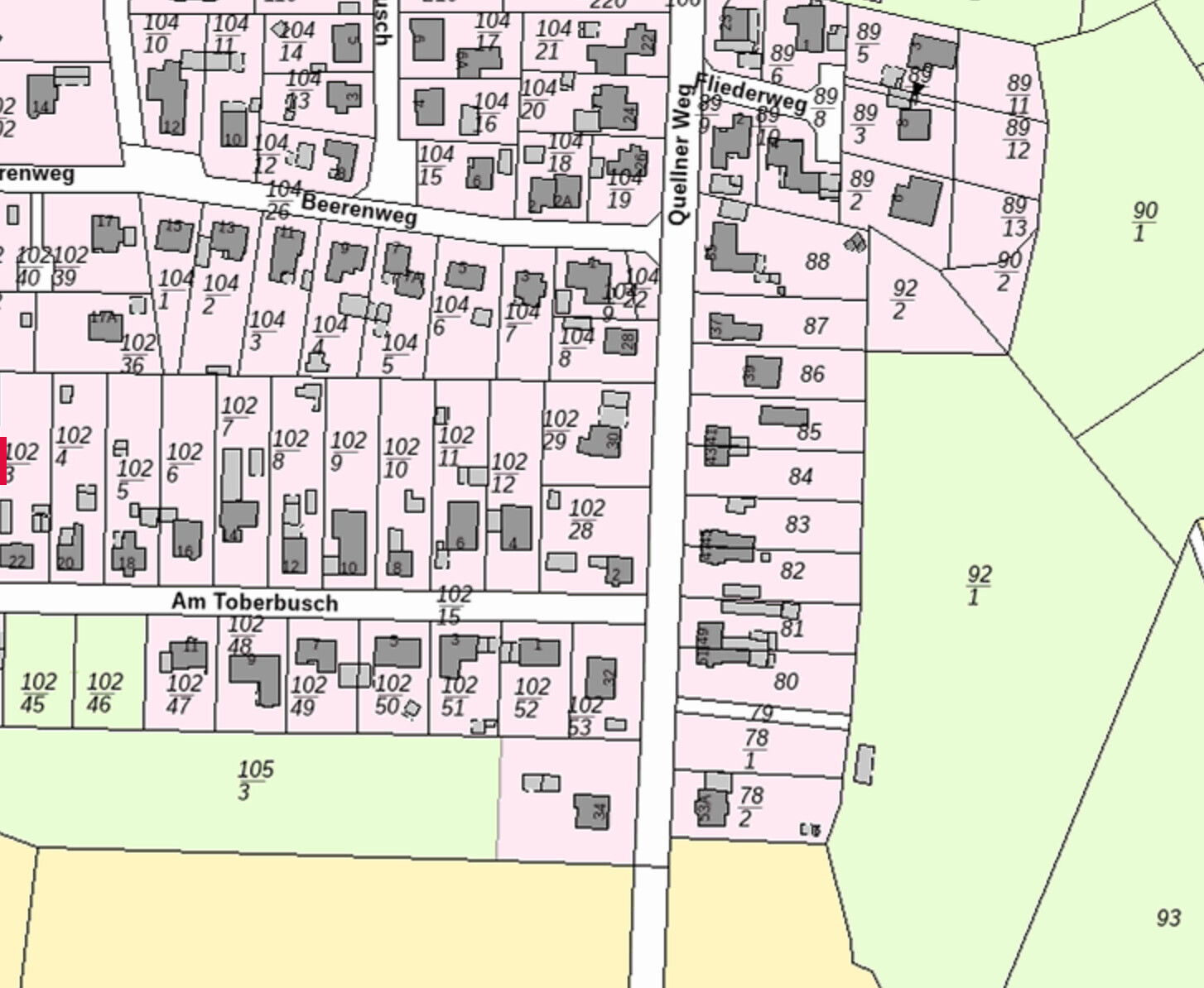 Cadastral site plan: pink parcels with numbers, grey houses, street names, and green border areas.