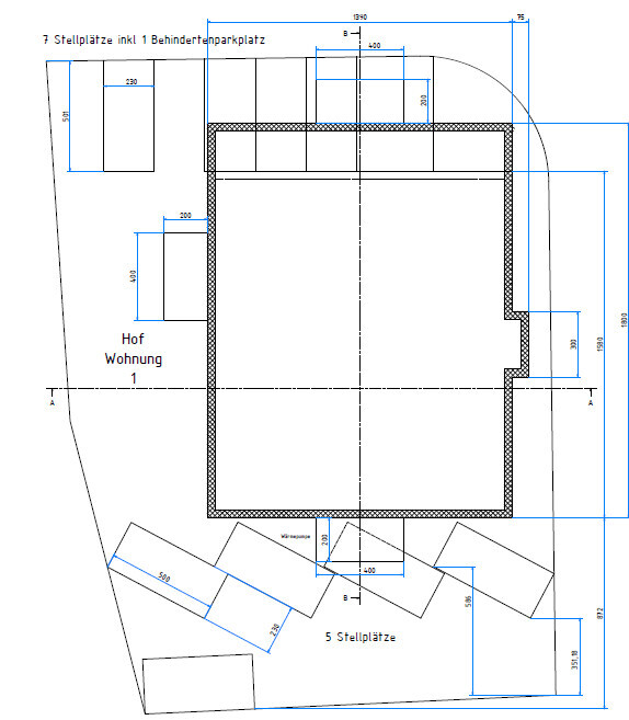 Site plan of a building with parking spaces (7 + 5), disabled parking space, courtyard area and floor plan.